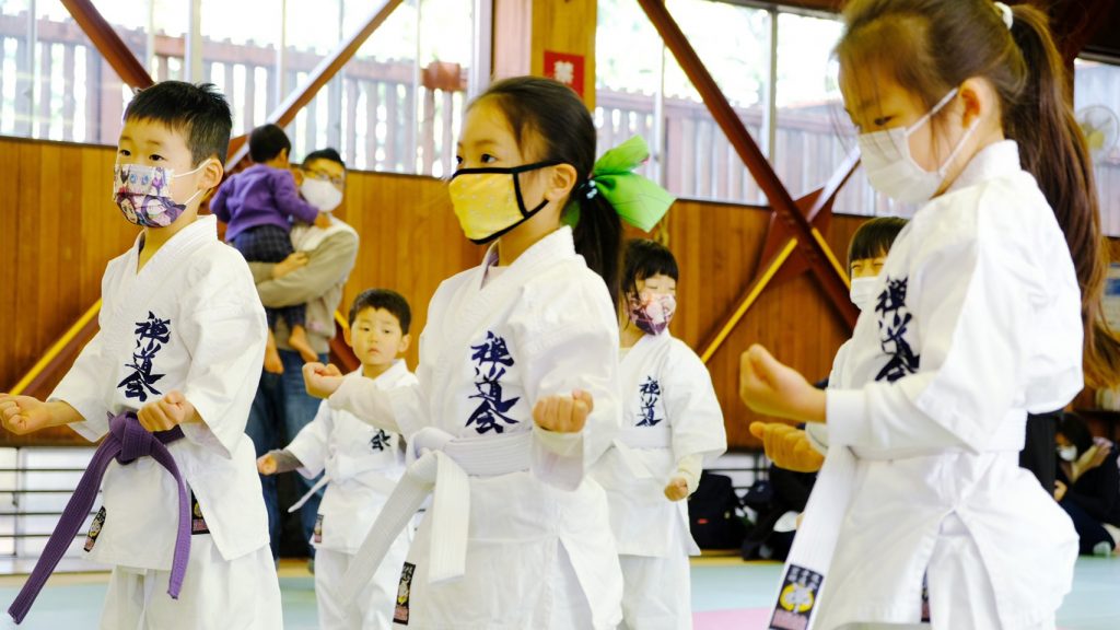 不動立ち-武道空手少年クラブ花小金井教室(禅道会東京)